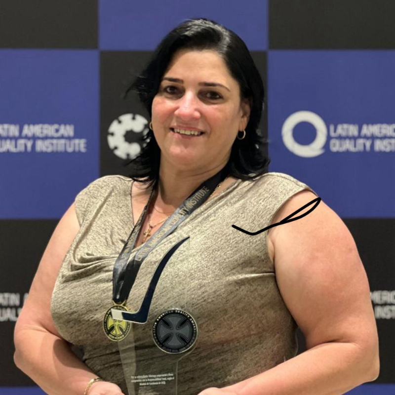 Kenia brito -Director de CCO – Director Operaciones